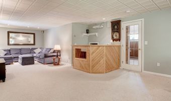 35 Woodsedge Ct, Berlin, CT 06037