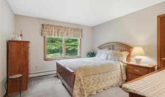 19 Mount Hygeia Rd, Foster, RI 02825