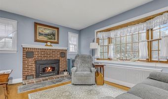 5 Woodland Pl, Airmont, NY 10952