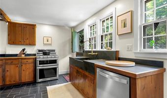 27 William St, Newport, RI 02840