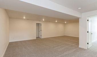 768 Clover Hill Dr, North Liberty, IA 52317