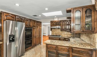 260 Oakridge Ln, Albertson, NY 11507
