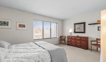 624 Peninsula Ct, Ann Arbor, MI 48105