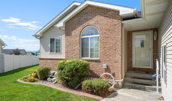 950 Clara Ct, Ammon, ID 83406