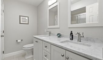 3 Connor Ln, Barrington, RI 02806