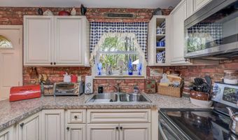 106 Burnshaw Ln, Albrightsville, PA 18210