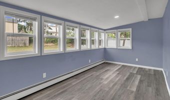 6 Briarwood Rd, Albany, NY 12211