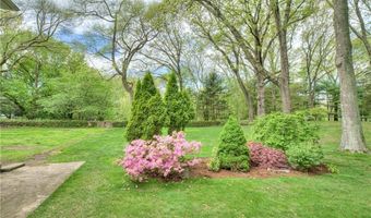23 Pine Top Rd, Barrington, RI 02806