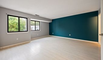 10 Ives Hill Ct 10, Cheshire, CT 06410