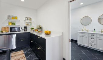 322 E CAPITOL St NE, Washington, DC 20003