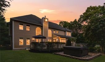 19 Cassandra Ln, North Kingstown, RI 02852