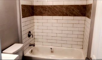 476 Park Ave, Bloomfield, CT 06002