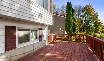 35 Fleetwood Dr, Danbury, CT 06810