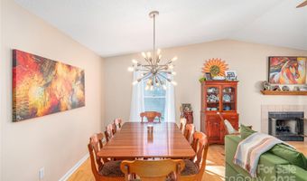 32 Foxberry Dr, Arden, NC 28704