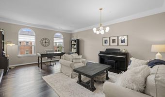 42230 PIEBALD Sq, Aldie, VA 20105