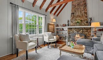 10 Snug Harbor Dr, Danbury, CT 06811