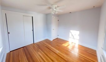 9 Cannon St, Cranston, RI 02920