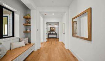 2116 Shadow Creek Dr, Agoura Hills, CA 91301