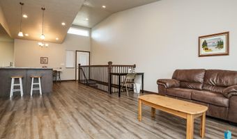 2722 E Sunburst Dr, Brandon, SD 57005