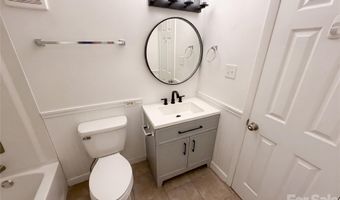1625 Merry Oaks Rd D, Charlotte, NC 28205