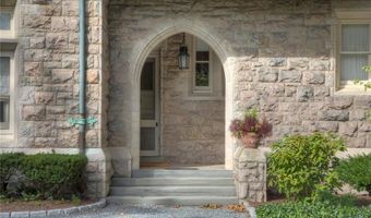 127 Harrison Ave 2, Newport, RI 02840
