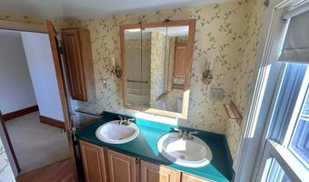 208 7th St, Bangor, ME 04401