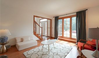 23 Forrester Ct, Amherst, NY 14228