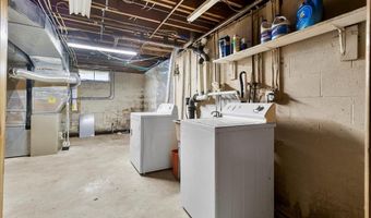 42 Pheasant Ridge Dr, Albany, NY 12211