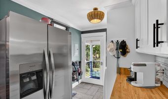 309 Beverly St, Bay St. Louis, MS 39520
