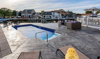 96 Windjammer Ct, Bayville, NJ 08721