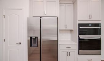 5559 E Spaniel Dr, Ann Arbor, MI 48108
