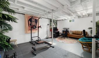 121 Spofford Ave, Warwick, RI 02888