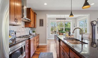 4212 Parkview Ln, Anoka, MN 55303