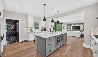 906 ALHAMBRA Ct, Orlando, FL 32804