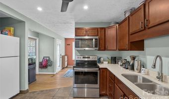 17 Azalea Rd, Arden, NC 28704