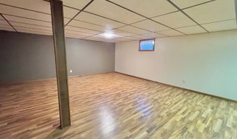 209 10th Ave NW, Bowman, ND 58623