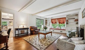 7600 CHARLESTON Dr, Bethesda, MD 20817