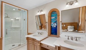 14 St Mary's Ln, Amagansett, NY 11930