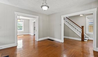 6717 Bramble Ave, Cincinnati, OH 45227