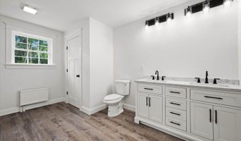 633 Streamside Ave, Hermon, ME 04401