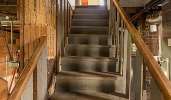 89 2nd St, Athens, OH 45701