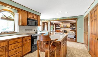 1581 N Forest Rd, Amherst, NY 14221