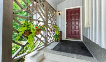1624 LAKESHORE Dr, Anniston, AL 36207