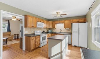 127 Springbrook Dr, Auburn, GA 30011