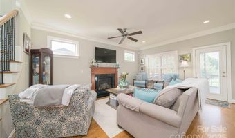 153 Caudle Meadows Dr, Advance, NC 27006