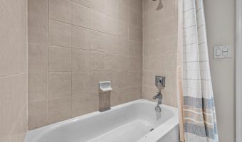 1111 ORONOCO St 326, Alexandria, VA 22314