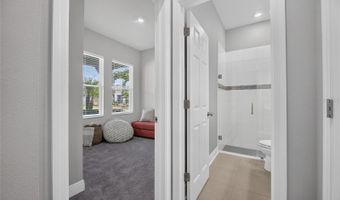 7322 PARADISO Dr, Apollo Beach, FL 33572