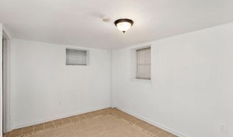 2446 S NELSON St, Arlington, VA 22206