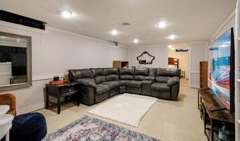 6124 Clarendon St, Bel Aire, KS 67220