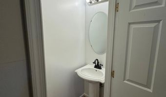 5025 MURTHA St, Alexandria, VA 22304